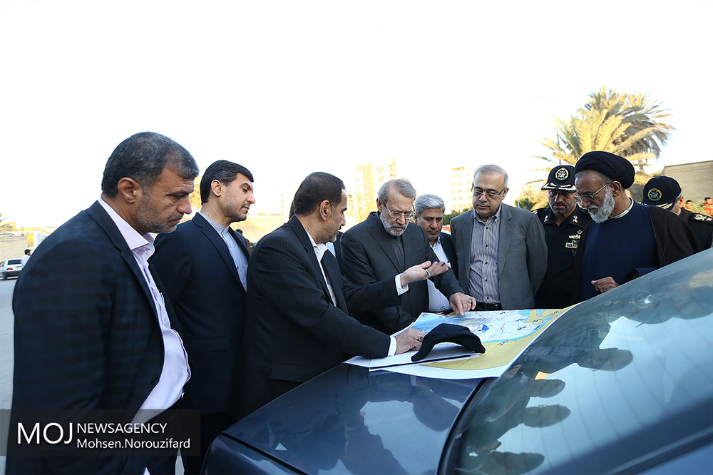 رییس مجلس از سواحل خلیج فارس.jpg